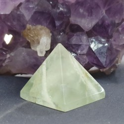 Pirámide mineral Fluorita