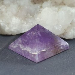 Pirámide mineral Amatista